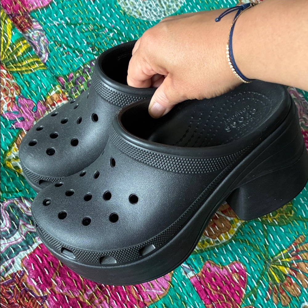 CROCS Black Women's Platform Clogs